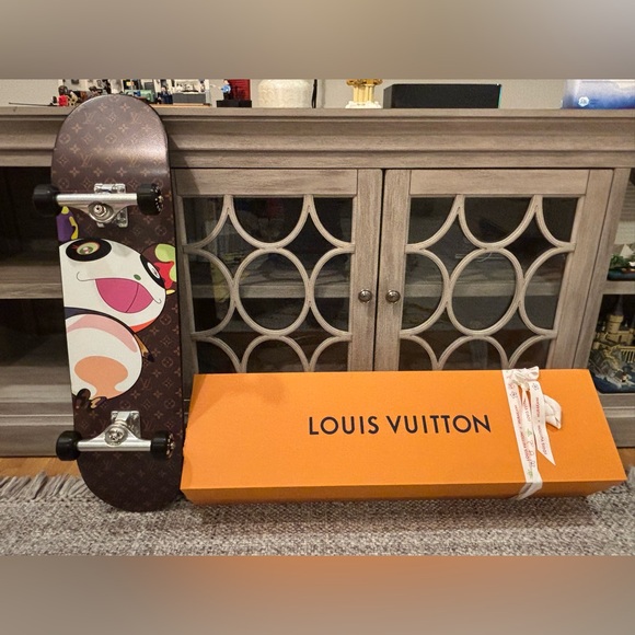 ***SOLD*** Louis Vuitton X Murakami 2025 SuperFlat Skateboard- NIB - Picture 7 of 13